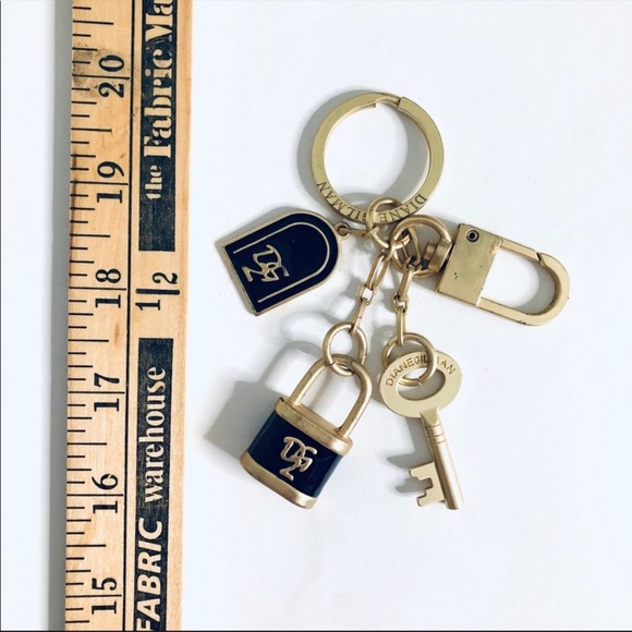 Vintage DG2 Purse Charms Keychain Black Gold Belt Chain Diane Gilman Key Lock - Picture 3 of 8